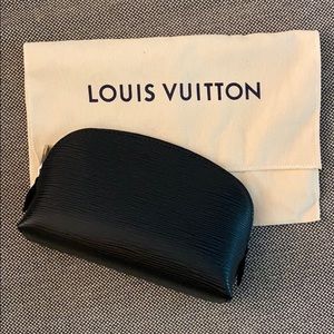 ❌soldLouis Vuitton cosmetics pouch epi leather new